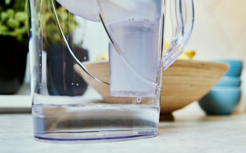 Nouă beneficii ale cănilor cu filtru de apă