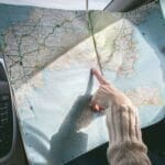 Plănuiești o vacanță și vrei să pleci cu mașina? Uite ce trebuie să ai în vedere ca totul să meargă ca pe roate