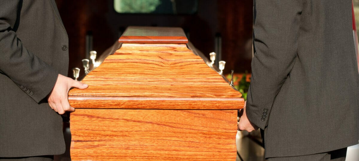 Cum se face transportul funerar?