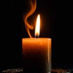Doliul: O călătorie personală și imprevizibilă a vindecării emoționale"