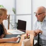 Provocările cu care se confruntă persoanele în vârstă - Îngrijirea și respectul față de bătrânețe