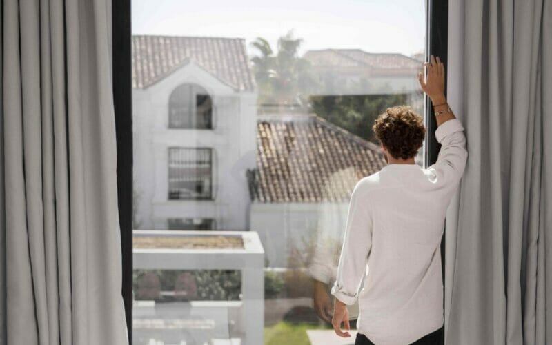 Transformă-ți balconul într-un spațiu elegant – 5 moduri prin care poți obține un aspect rafinat și confortabil