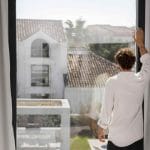 Transformă-ți balconul într-un spațiu elegant - 5 moduri prin care poți obține un aspect rafinat și confortabil