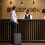 Îți dorești să la oferi clienților tăi confortul mult dorit? Top 5 categorii de produse care nu trebuie să lipsească dintr-un hotel