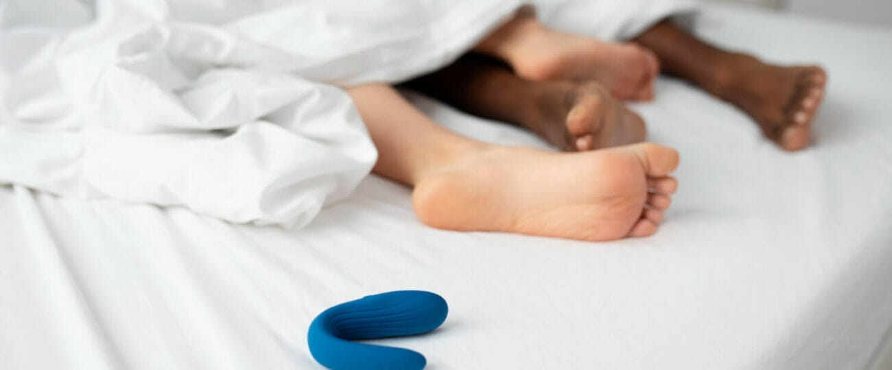 Explorând Plăcerea Împreună: Cum Să Introduceți Jucăriile Sexuale în Viața de Cuplu