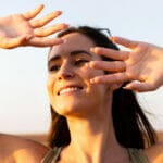 Razele Soarelui Dezvăluite: Cum se Disting Razele UVA de Cele UVB