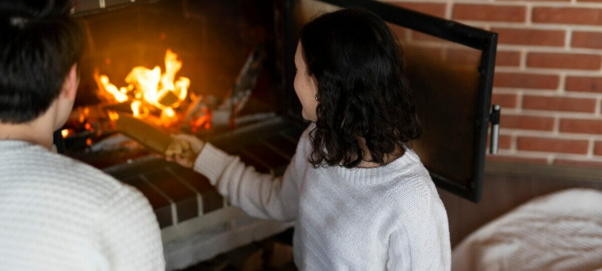 Norme de Siguranță Cruciale pentru Utilizarea Sobeelor ​​și a Termoșemineelor