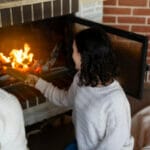 Norme de Siguranță Cruciale pentru Utilizarea Sobeelor ​​și a Termoșemineelor