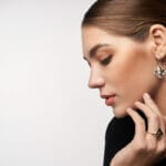 Aur vs. Argint: Cum să alegi bijuterii care să se potrivească stilului tău