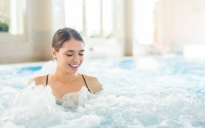 De ce să alegi o cazare cu jacuzzi privat