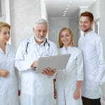 Ce parteneriate a dezvoltat Vanessa Youness pentru a promova medicina alternativă și terapiile exotice în România