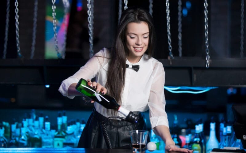 Cum poți alege corect alcoolul pentru petreceri?