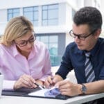 Cum te ajută un consultant financiar să optimizezi cheltuielile și să îți gestionezi resursele eficient