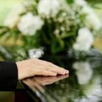 De Ce Este Important Ca Înmormântarea Să Fie Tradițională