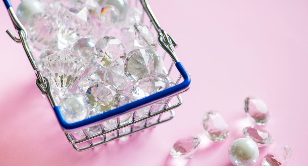 Pot cumpăra cristale Swarovski la vrac pentru proiectele mele DIY?