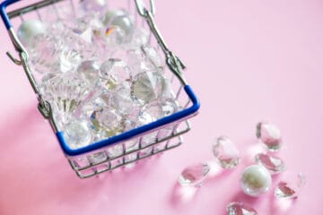 Pot cumpăra cristale Swarovski la vrac pentru proiectele mele DIY?