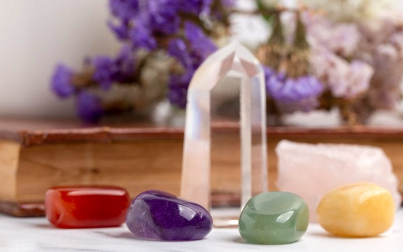 Ce cristale sunt recomandate pentru echilibrarea chakrei celui de-al treilea ochi?