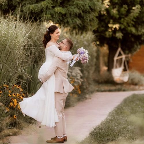 Fotografia de nuntă explicată simplu: ce presupune cu adevărat această alegere