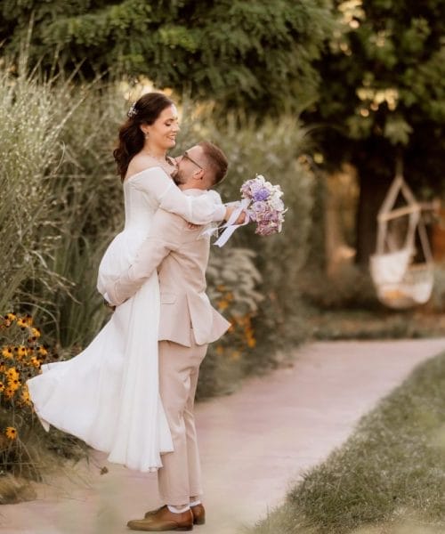 Fotografia de nuntă explicată simplu: ce presupune cu adevărat această alegere