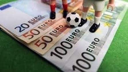 Cum transformă cluburile de top atenția în profit