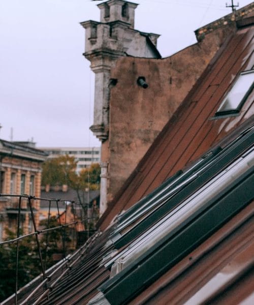 Comparatie intre eleganta clasica din tabla faltuita si inovatia de tabla click