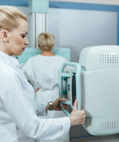 Ce factori determină frecvența optimă a mamografiilor pentru fiecare femeie?